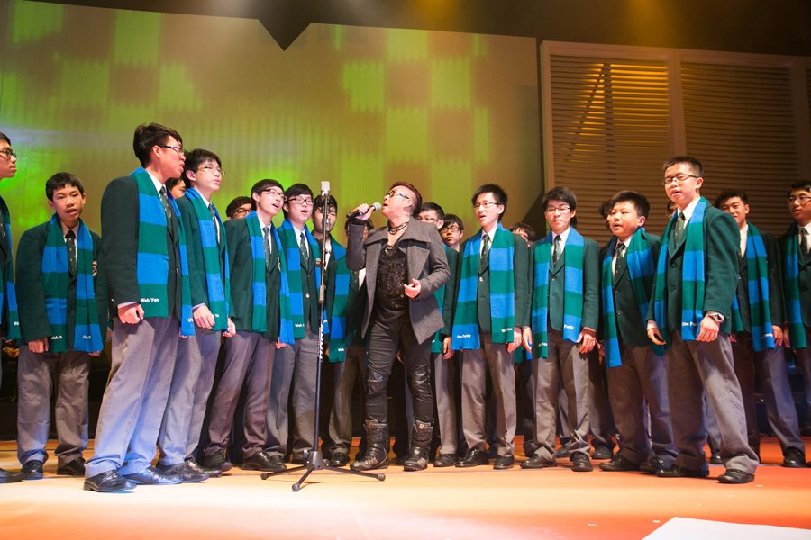 Alan Tam Performing with WYK Students