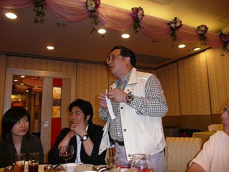 NEWS392_23.jpg - James Wan flanked by his son & daughter-in-law at Farewell Dinner