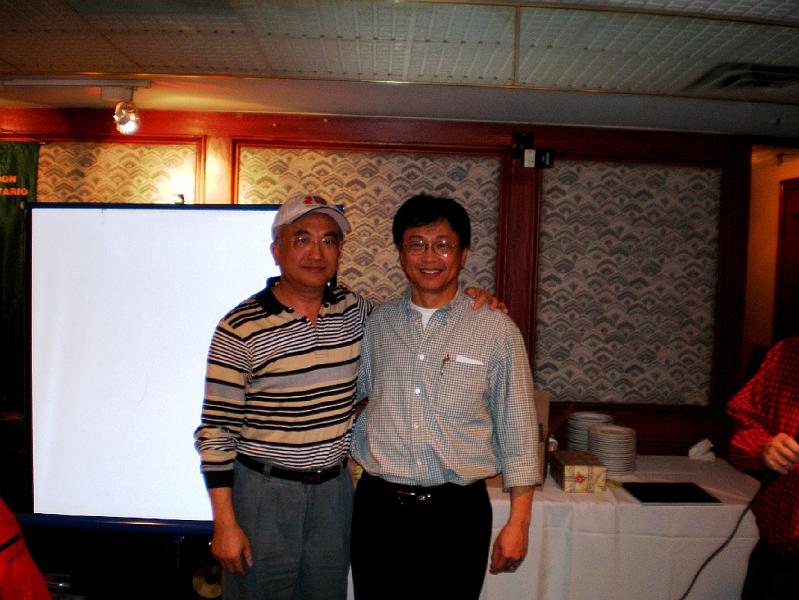 NEWS404_3.jpg - Michael Au & President David Wong