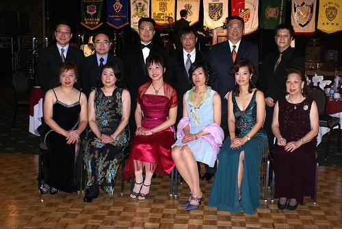 NEWS399_10.jpg - Co-chairs & all the alumni Presidents
